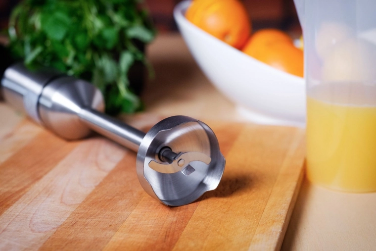 Metalna noga i dvostruke inox oštrice