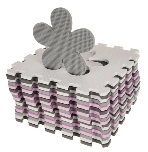 Kontrastne ružičaste pjenaste puzzle sa srčekima i cvjetićima
