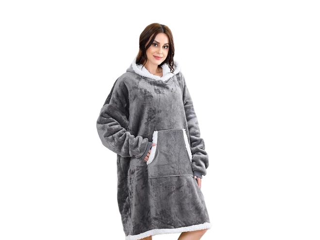 Topla oversize dukserica s kapuljačom