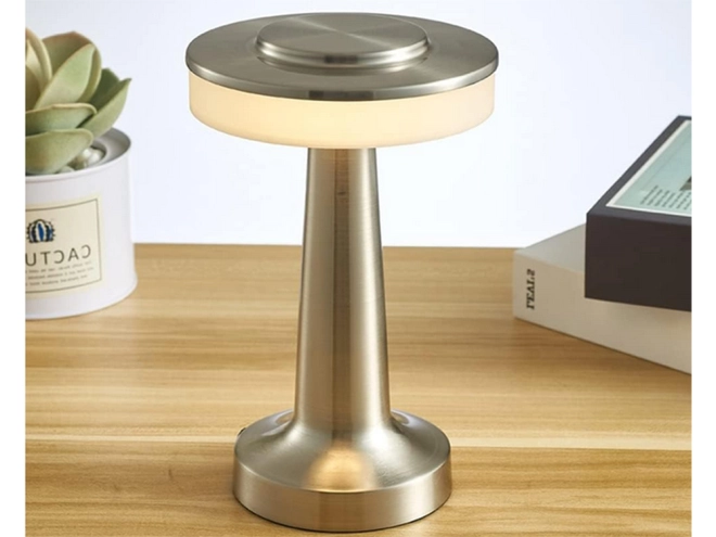 Elegantni metalni dizajn za svaki interijer