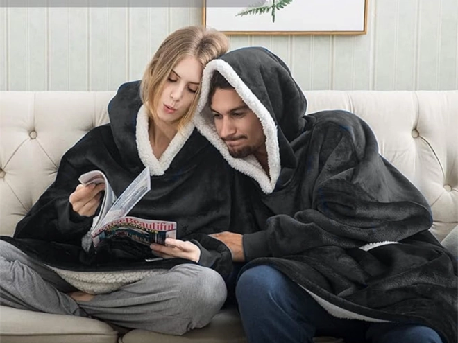 Topla oversize majica s kapuljačom i krznom