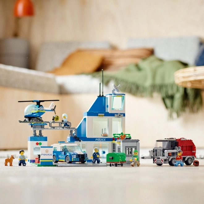 LEGO City 60316 Policijska postaja