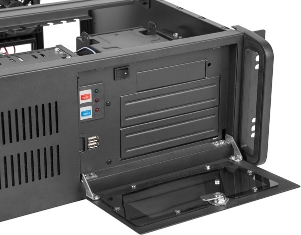 Praktično upravljanje i povezivost na prednjoj ploči