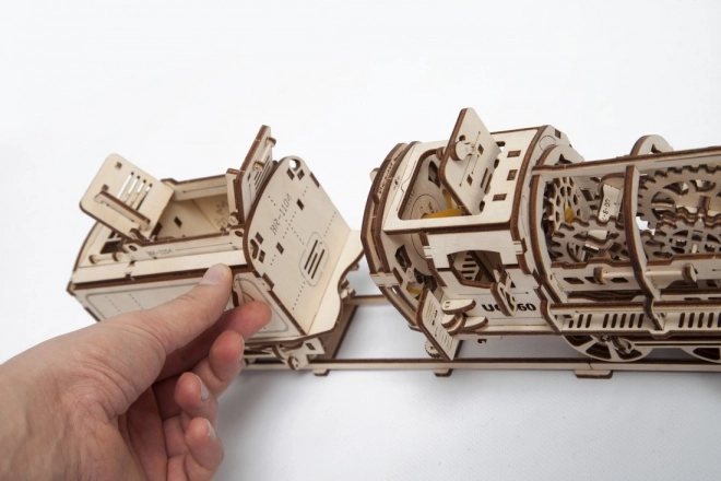 Mehaničke drvene puzzle UGEARS - Parna lokomotiva s tendrom