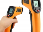 Beskontaktni infracrveni termometar