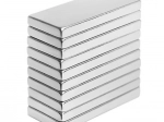 Snažan neodimijski plosnati magnet 17 × 4 × 2 mm