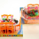 Stolić s hranom za lutke sa stolicama i posuđem