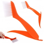 Četka sa strugalicom za čišćenje utora i žlijebova